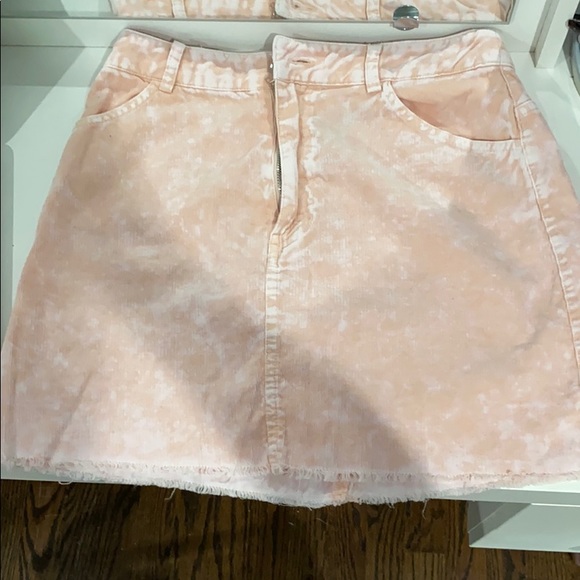 skirt - Picture 1 of 3